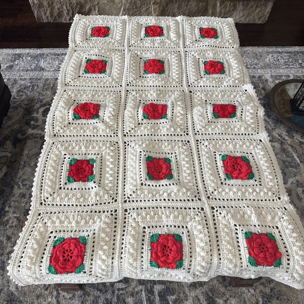 VTG Crocheted Granny Square Afghan Throw Blanket 3D Puffy Red Roses 36